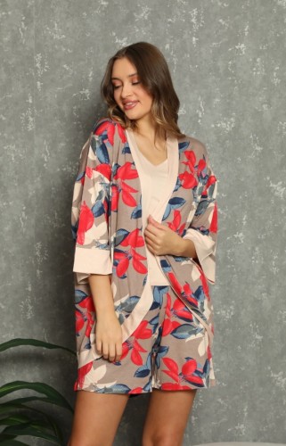 Pižama su kimono stiliaus chalatu 